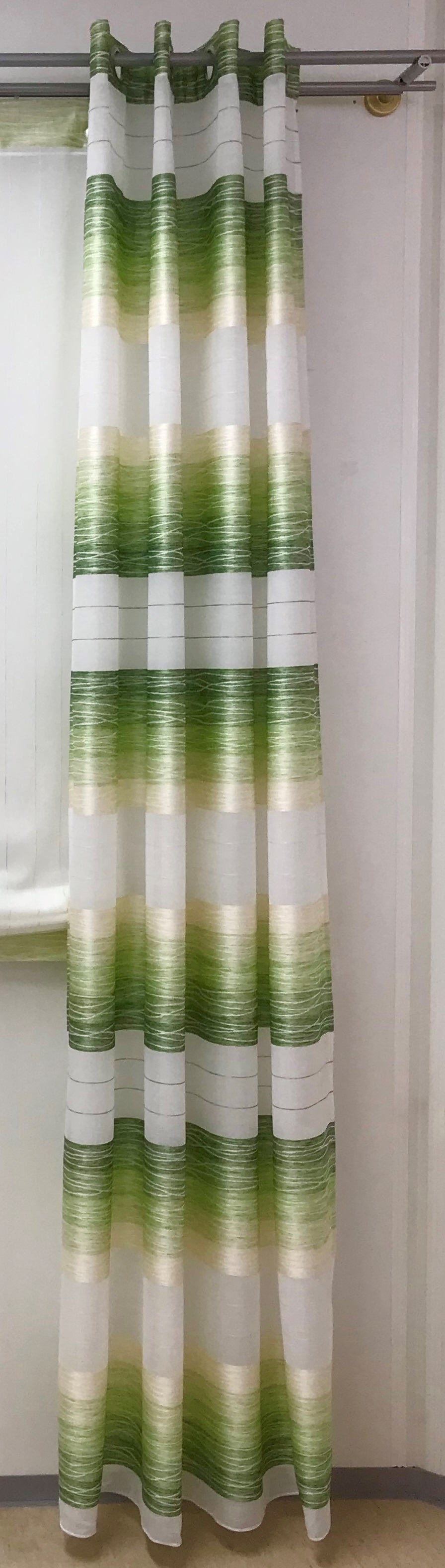 Ösenschal Zita 145 x 245 cm – Moderner Farbverlauf mit gewebter Querwellen-Musterung